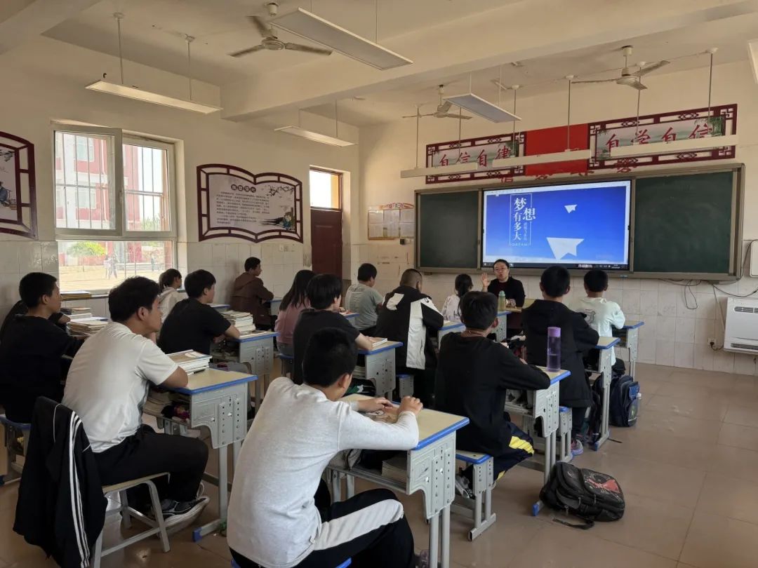 李淑华老师讲课(1).jpg