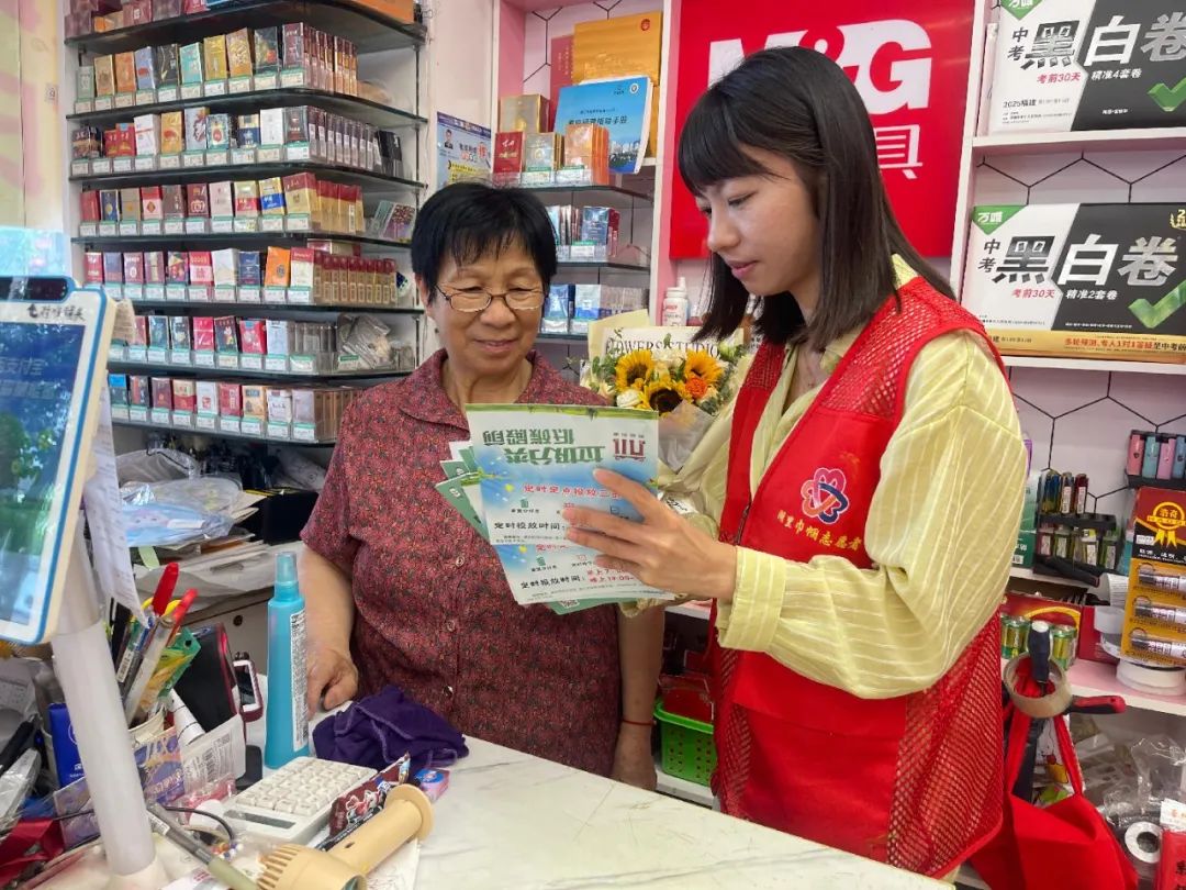 2025年5月22日，兴隆社区巾帼志愿服务队在兴隆辖区科技村开展垃圾分类 家家时尚巾帼志愿服务活动02.jpg