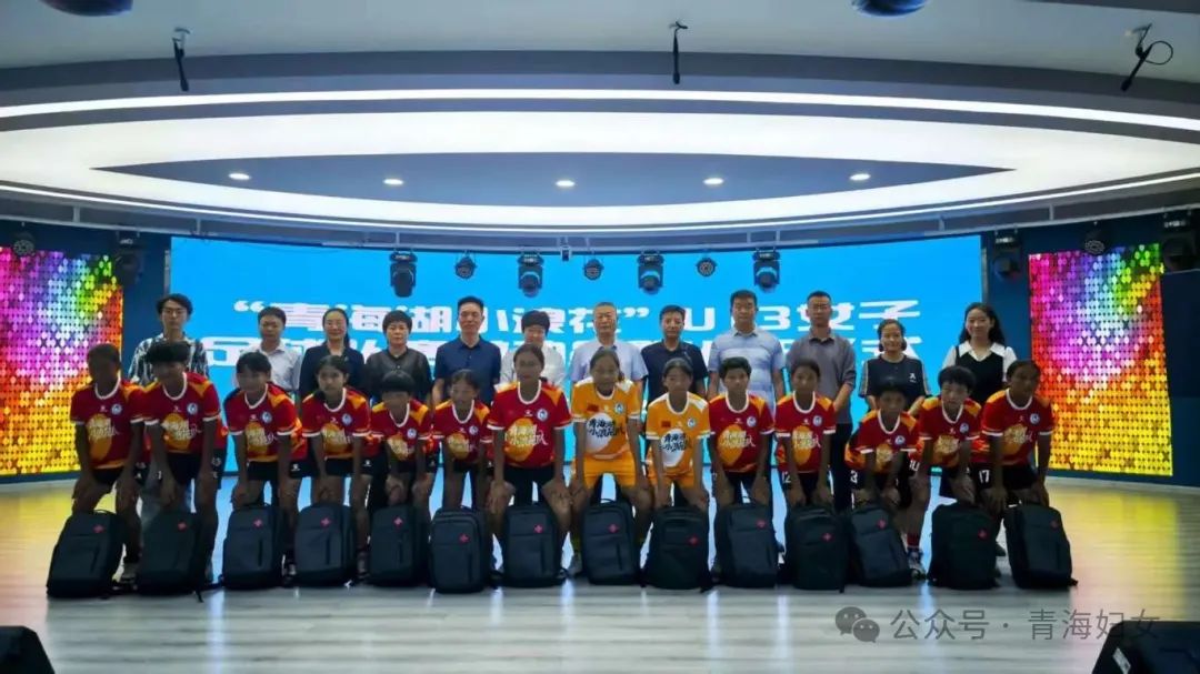 大合影.jpg