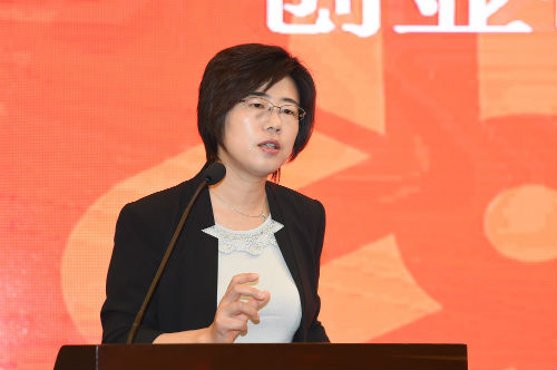 海尔集团高级副总裁、首席财务官谭丽霞发言