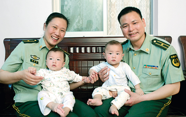 黄鸿多与赖雯翡2007年结为夫妻，夫妻间互敬互谅，互相支持，孝敬老人、善待邻里，并于2014年产下了爱情的结晶双胞胎宝宝