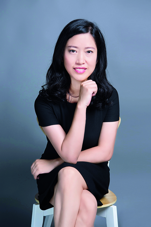 亢翠   优势教练，殷睐学堂优势教育研发总监，清华大学经济管理学院硕士，两个孩子的妈妈。