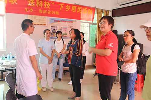 李燕主席了解“送健康”情况 拷贝