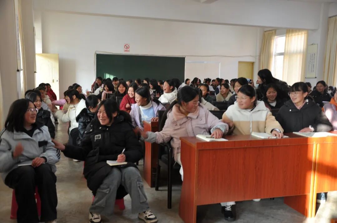 青春期讲座 (2).JPG 青春期讲座 (2).JPG