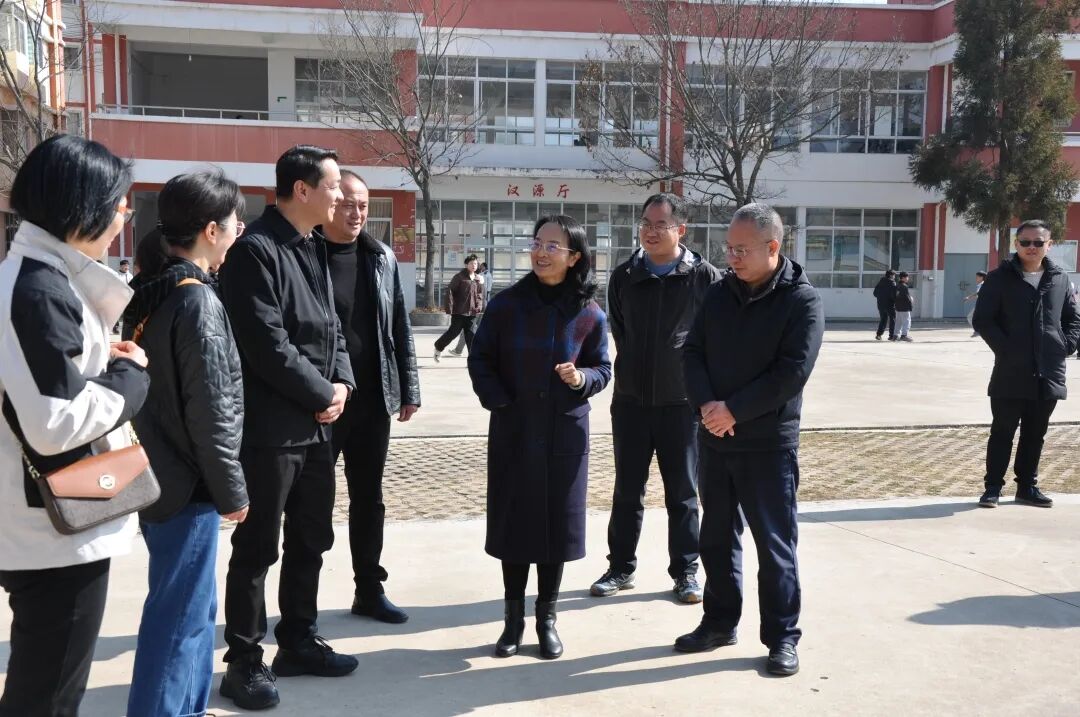 校舍修缮调研.JPG 校舍修缮调研.JPG